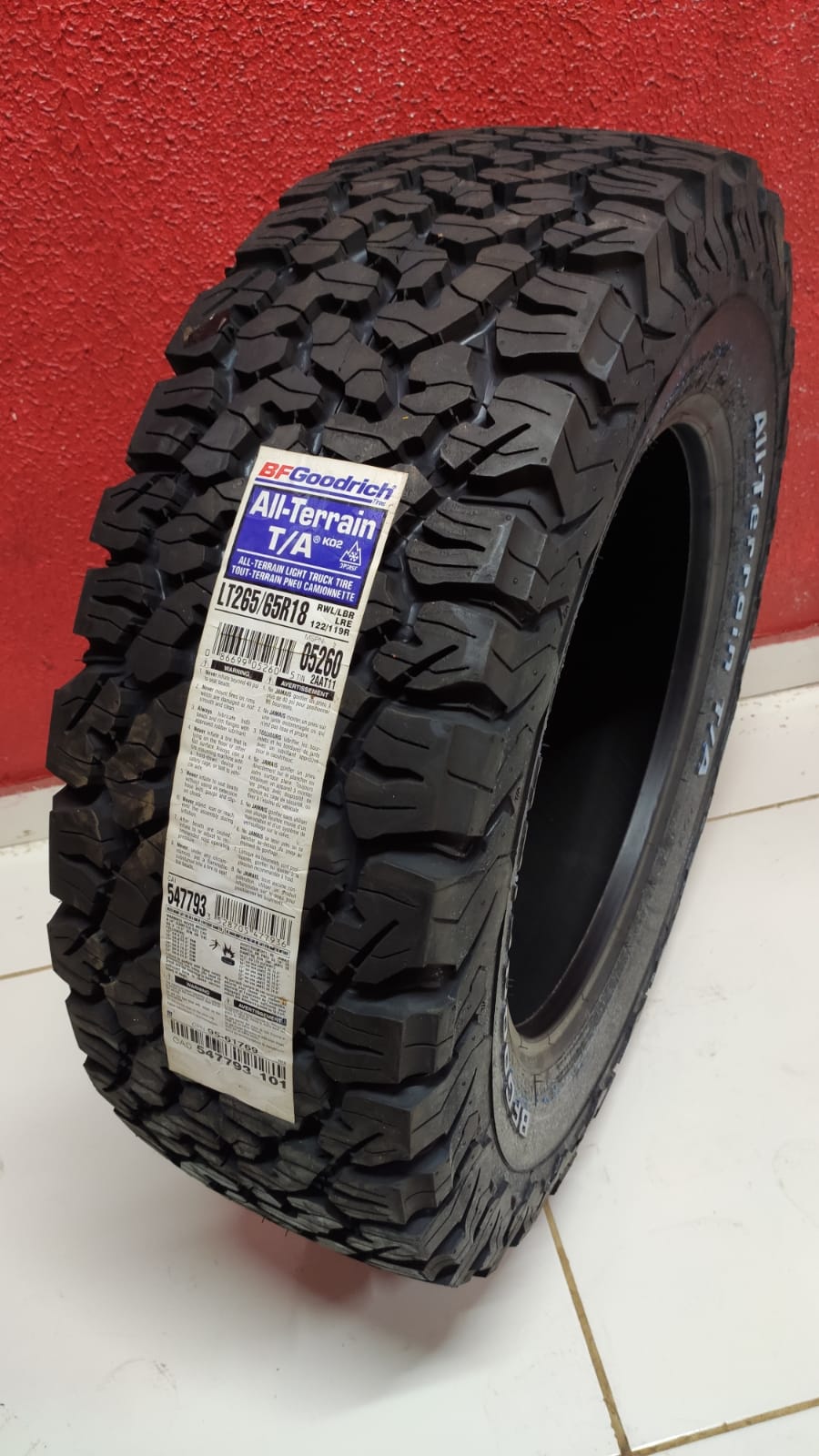 Imagen de Cubierta BF Goodrich All-Terrain T/A LT265/65R18